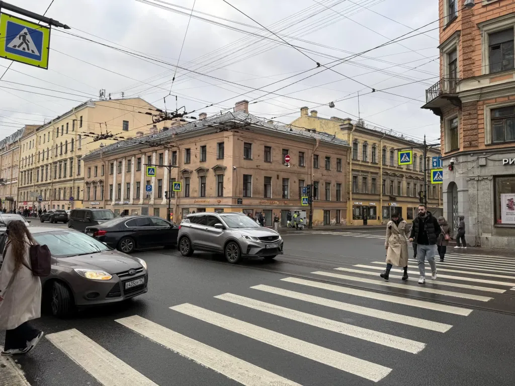 На пересечении Садовой и Гороховой погасли светофоры