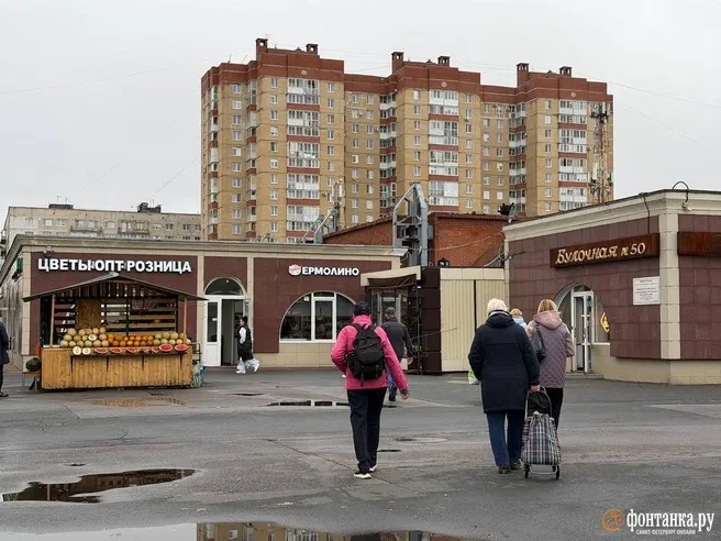 Правобережный рынок восстанавливают после пожара 2025 года