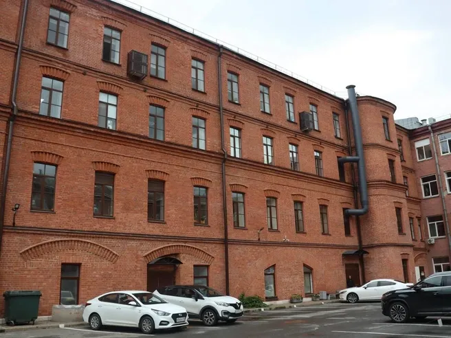 На Обводном канале завершили реставрацию фасадов бывшей сушильни «Треугольника»