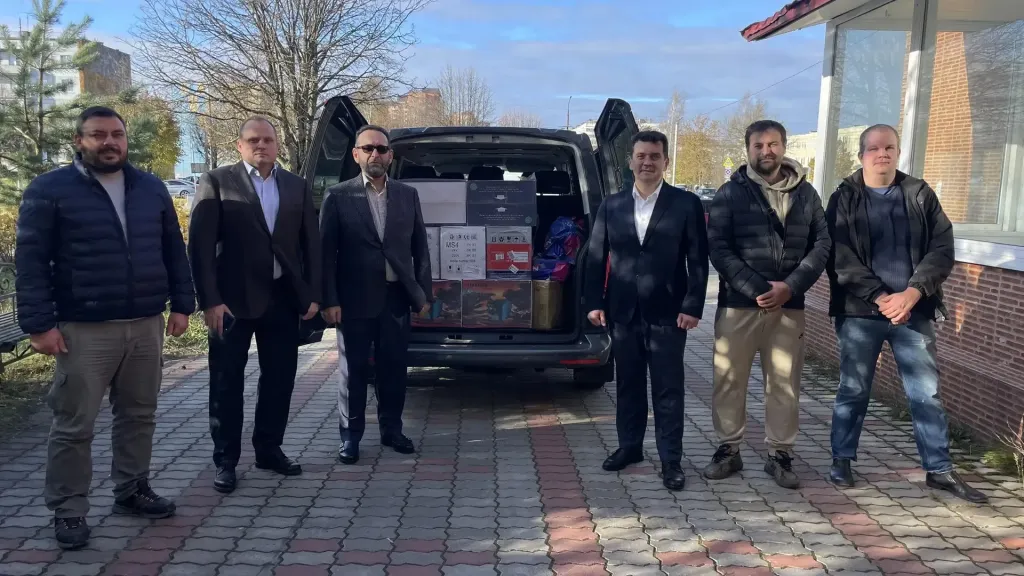 Волонтёрам Кировского района передали ткань для масксетей и 11 обогревателей