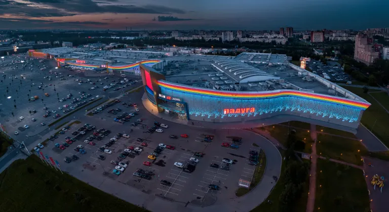 Более 20 брендов закрыли магазины в Петербурге в 2026 году