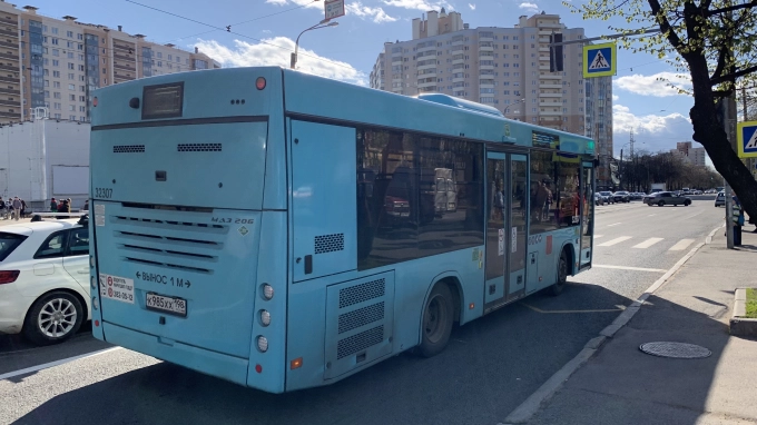 Расписание 12 автобусных маршрутов в Петербурге подстроят под электрички