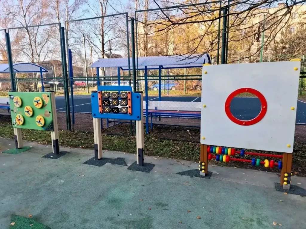 В Заневке открыли новую детскую площадку площадью 1,1 тыс. кв. м