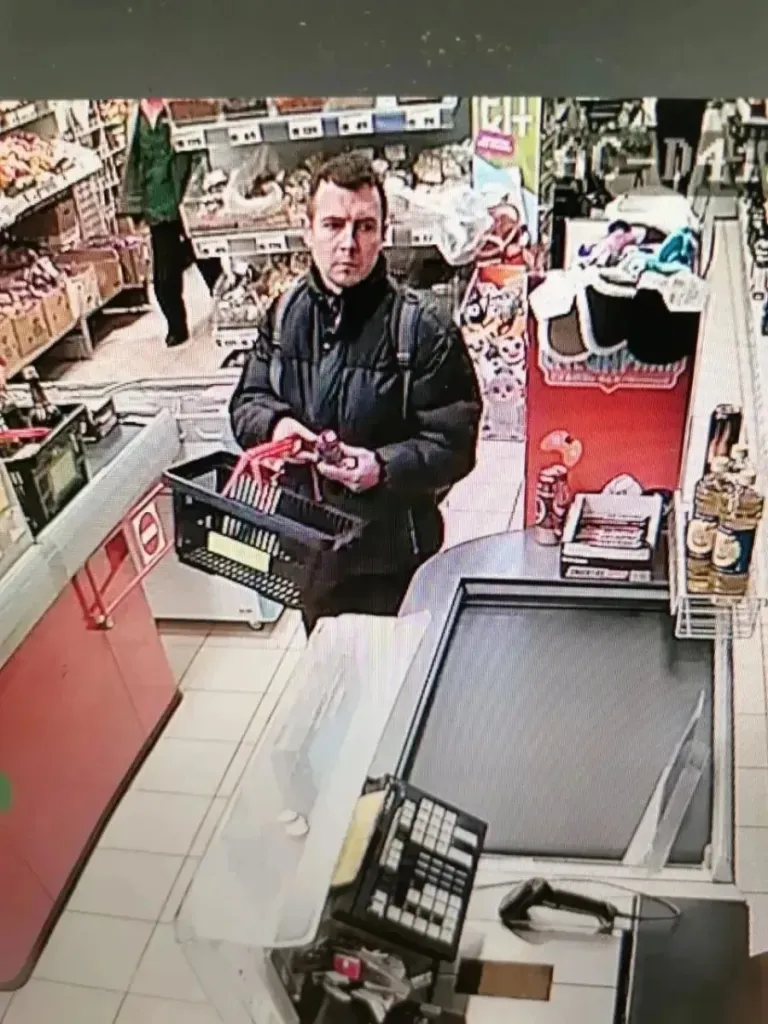 В Гатчинском округе ищут подозреваемого в убийстве женщины и ребёнка
